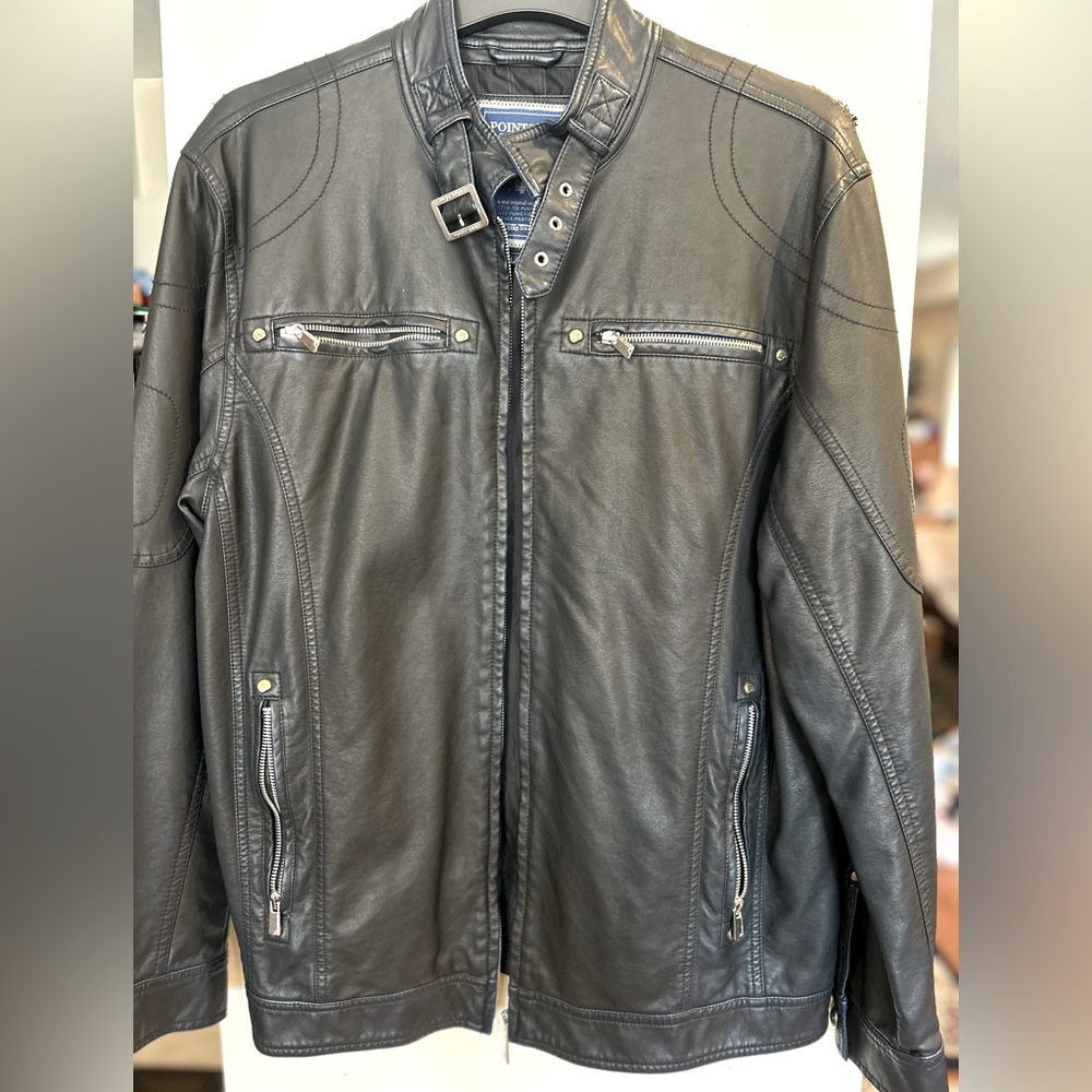 NWOT Point Zero men’s zipper jacket size large.